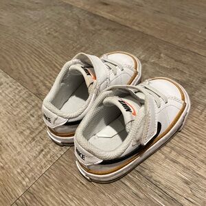 Baby/toddler size 5 - Nike legacy - good condition but need a wipe down